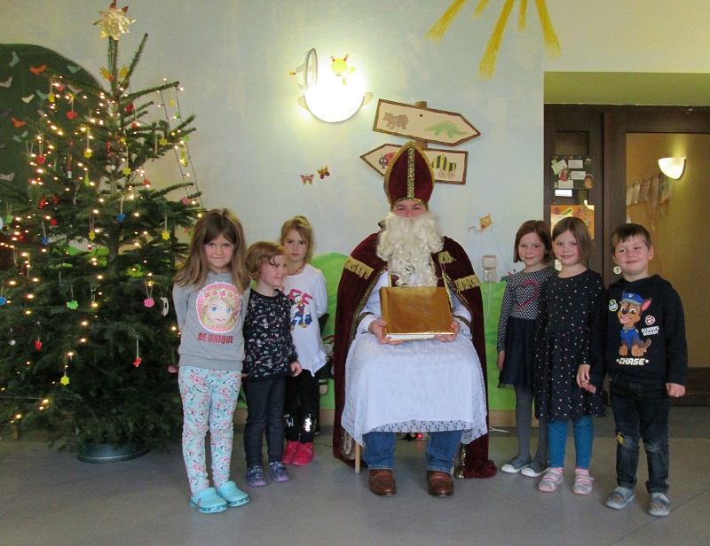 Der Nikolaus besuchte die Wöllsteiner Kindertagesstätten
